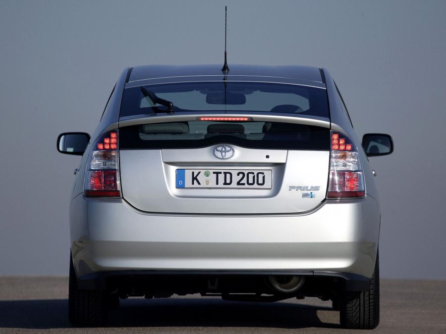  Toyota Prius 2003 года  (фото 28 из 30)
